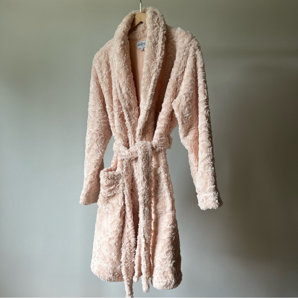 Soft Pink Robe - Picture 2 of 7